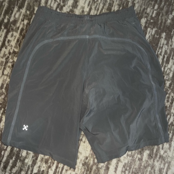 Men’s Lululemon shorts - Picture 4 of 4
